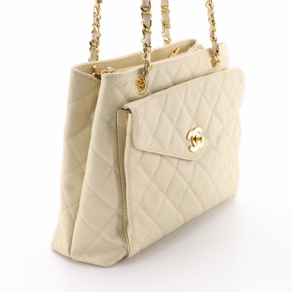 Chanel Handbag - Picture 2 of 8